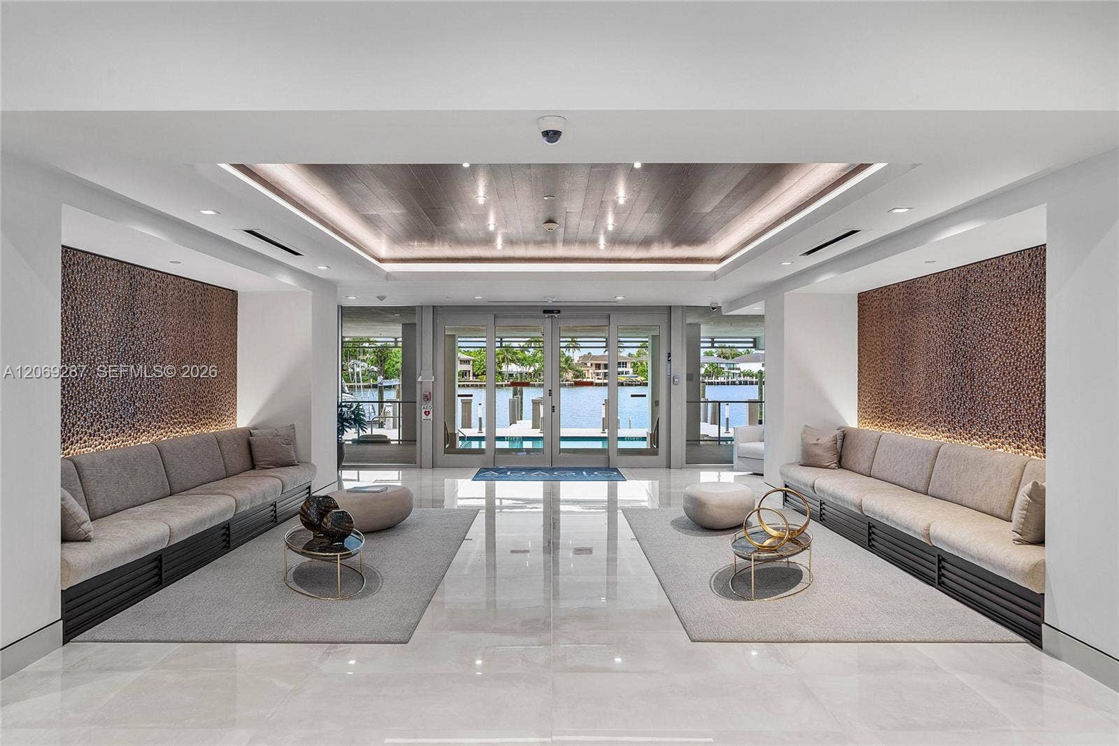 435 Bayshore Drive, #703, Fort Lauderdale, FL 33304 Sophisticated, contemporary lobby offering an elegant and welcoming arrival experience.