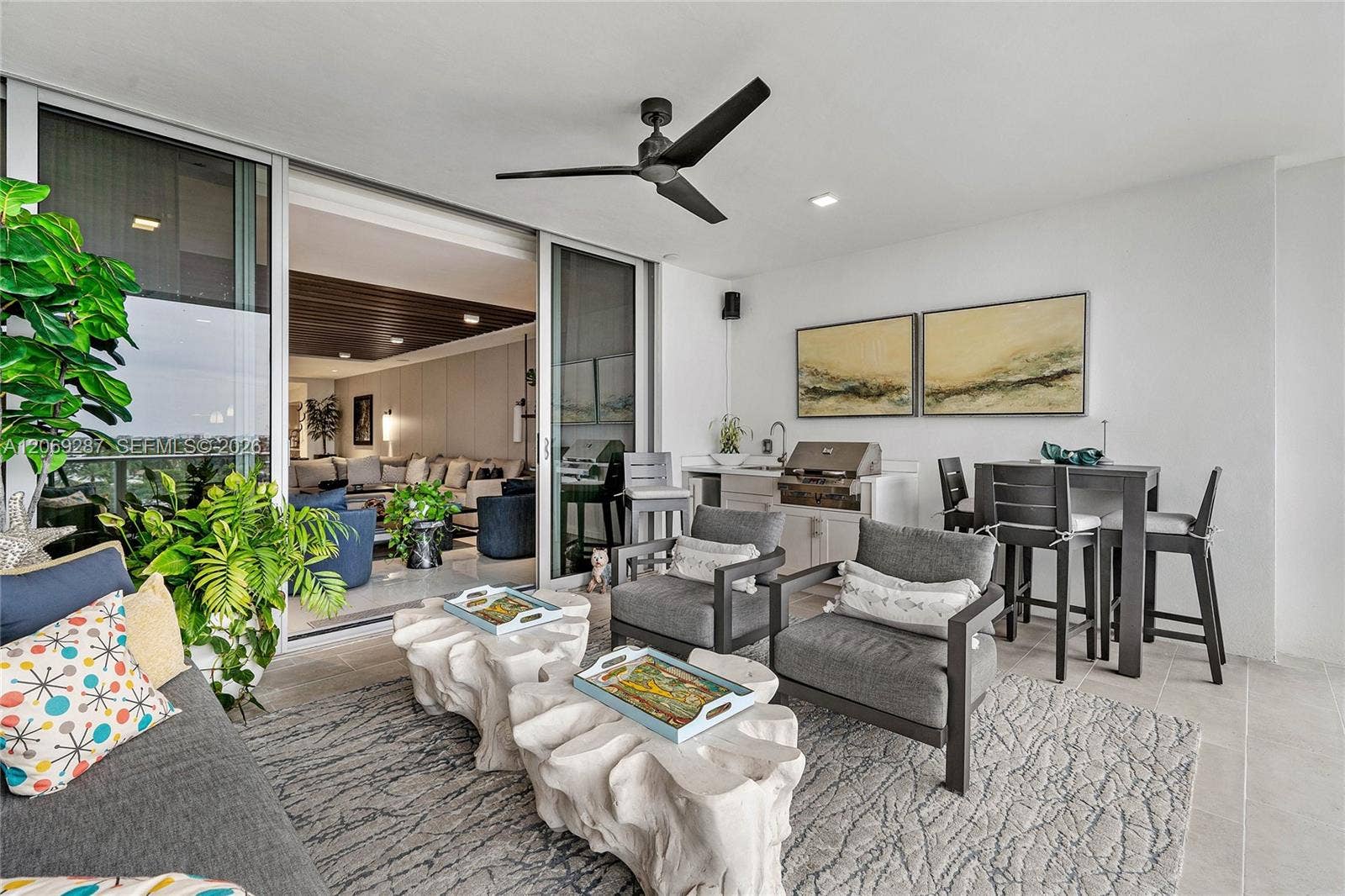 435 Bayshore Drive, #703, Fort Lauderdale, FL 33304 An expansive entertaining terrace with generous space for outdoor dining, lounging and enjoying the waterfront views.