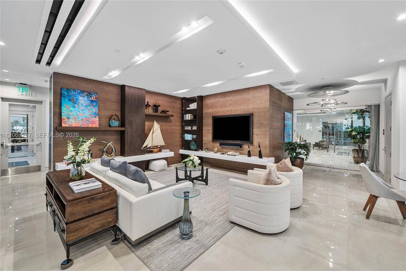 435 Bayshore Drive, #703, Fort Lauderdale, FL 33304 Sitting Area for Guests, Rest and Relaxing