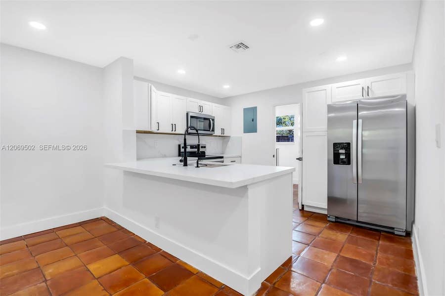 Property photo for 850 SW 12th Court, #850, Fort Lauderdale, FL