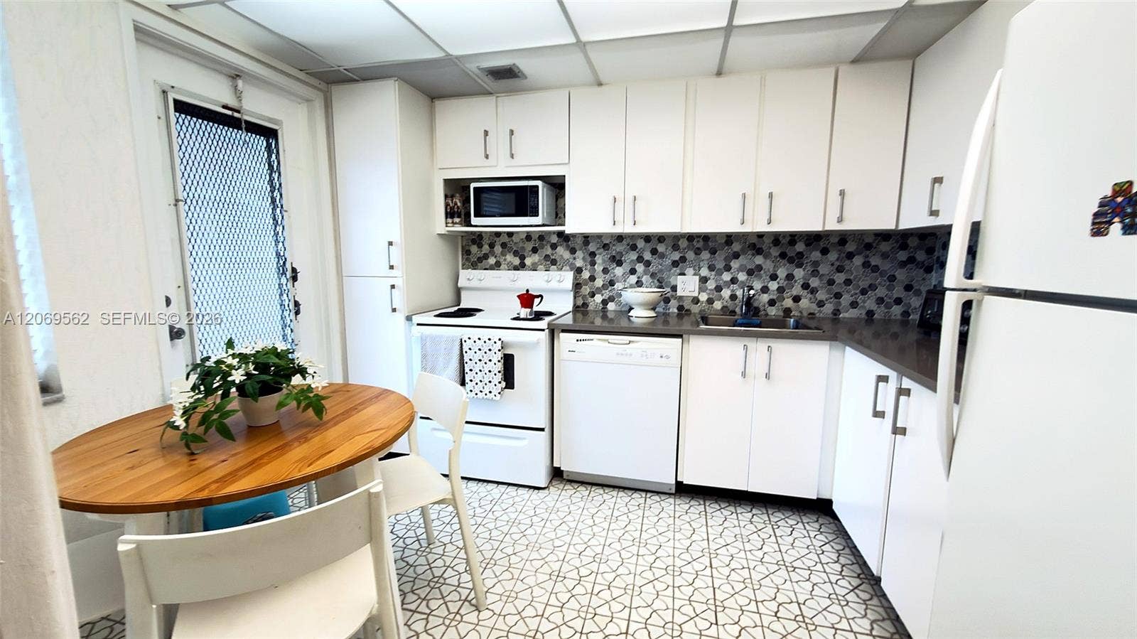 2950 N Palm Aire Drive, #605, Pompano Beach, FL 33069 Photo 2