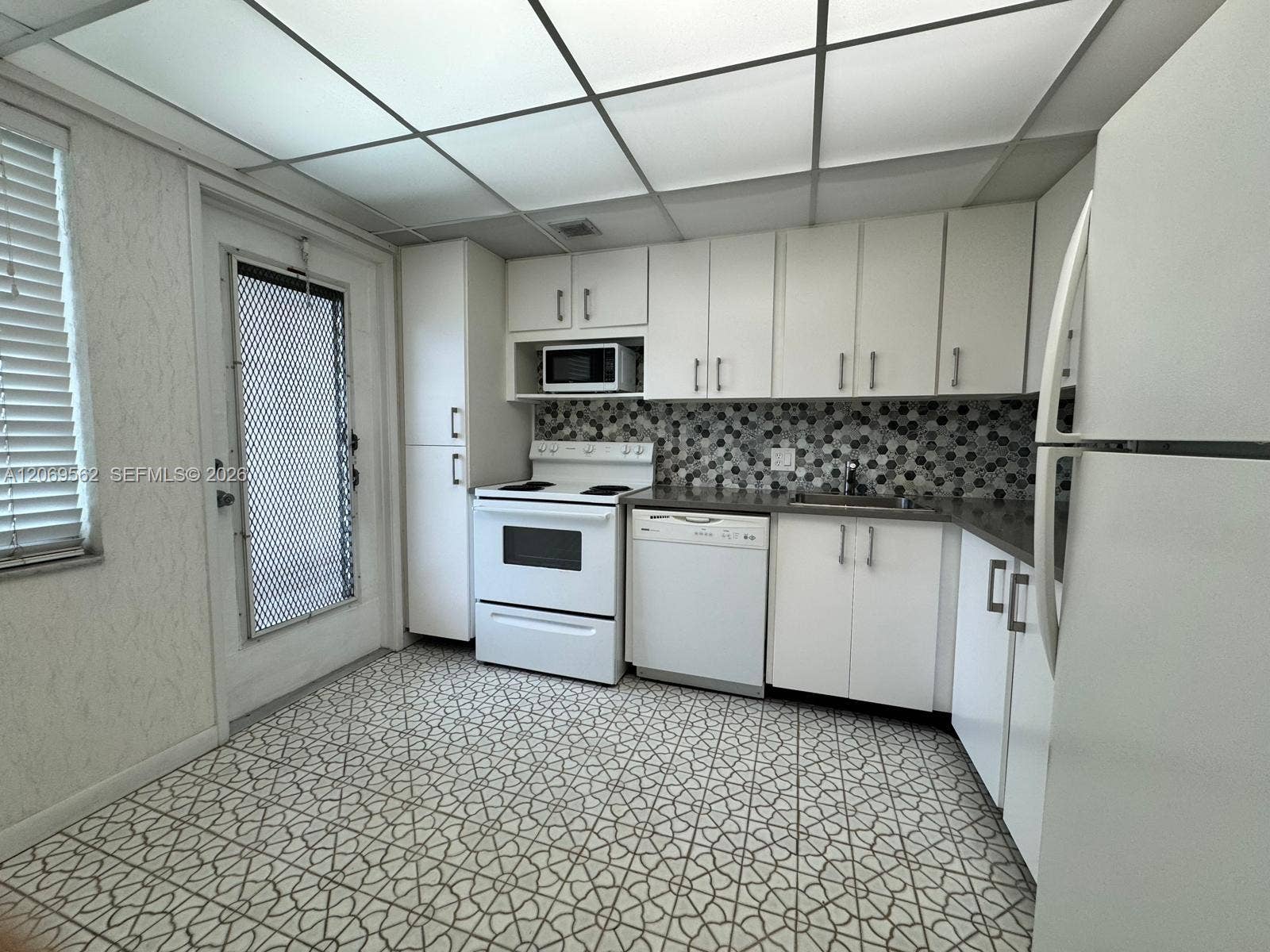 2950 N Palm Aire Drive, #605, Pompano Beach, FL 33069 Photo 4