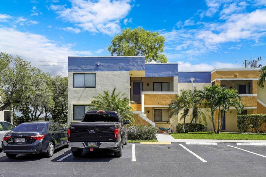 Property photo for 185 Lakeview Drive, #201, Weston, FL