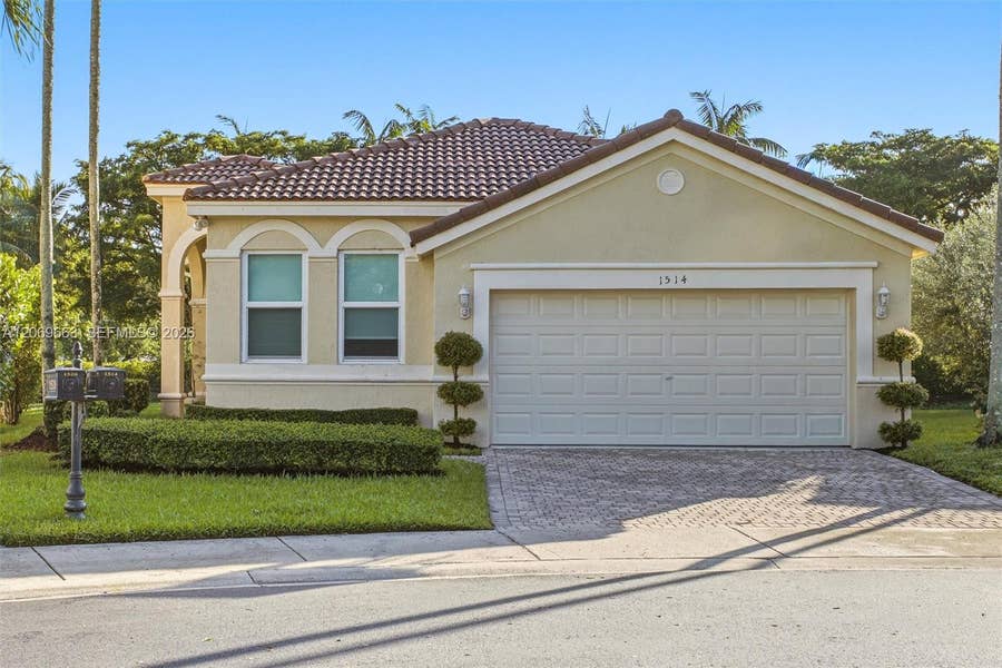 Property photo for 1514 Winterberry Lane, Weston, FL
