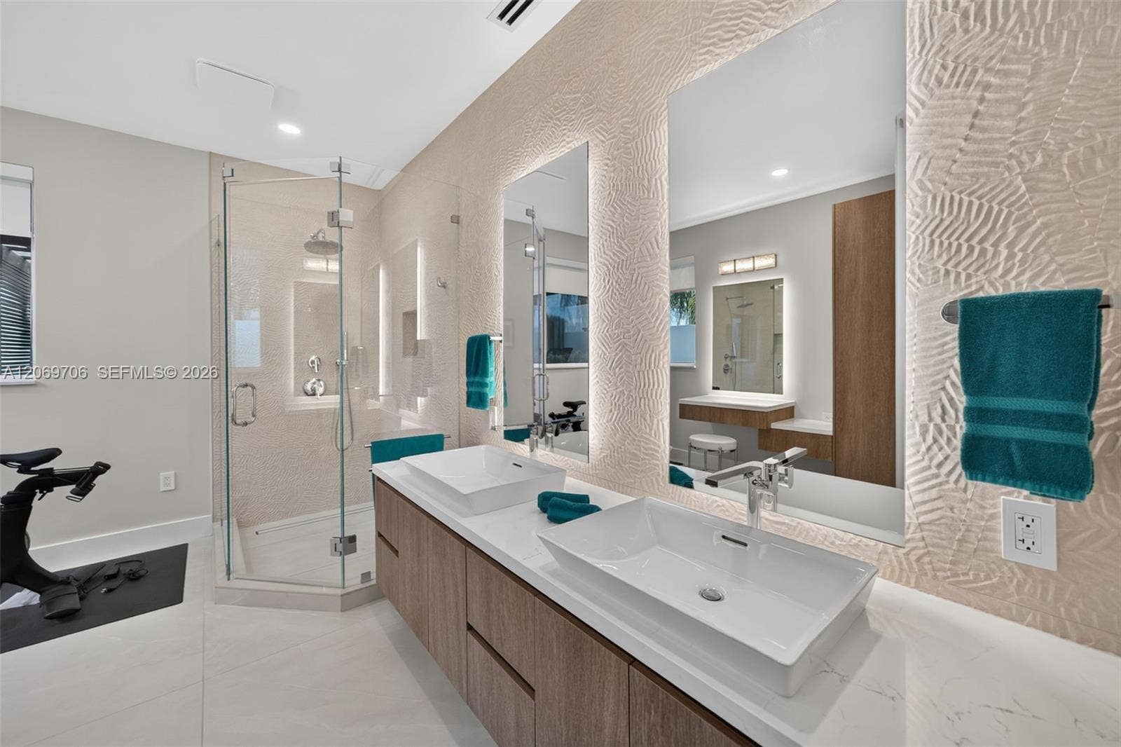 2126 Quail Roost Drive, Weston, FL 33327 Photo 12