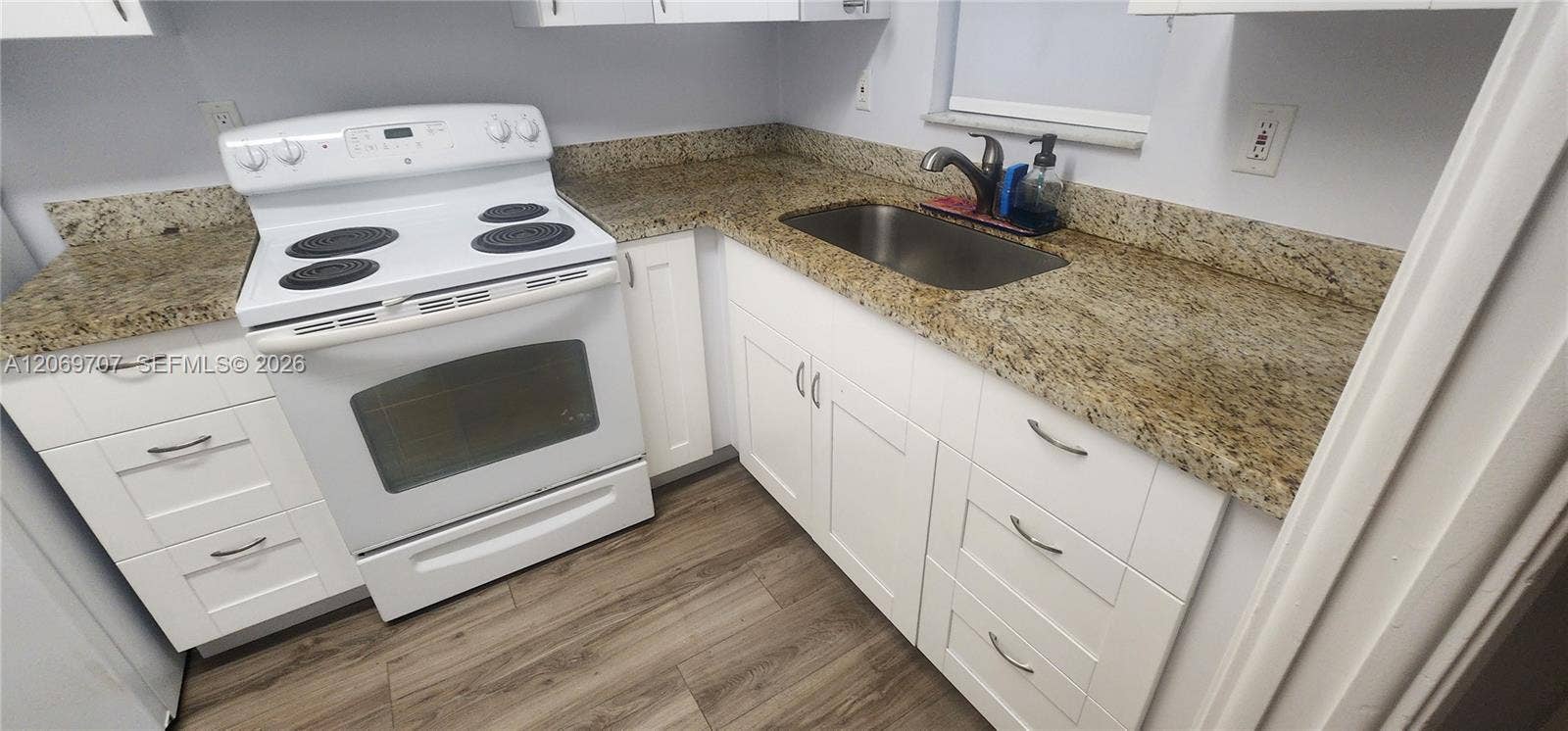 1555 N 12th Court, #8B, Hollywood, FL 33019 Photo 14