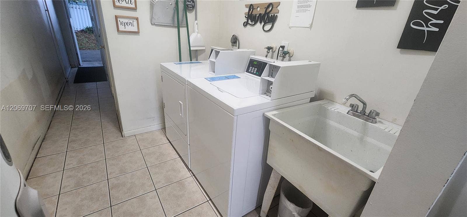 1555 N 12th Court, #8B, Hollywood, FL 33019 Photo 17