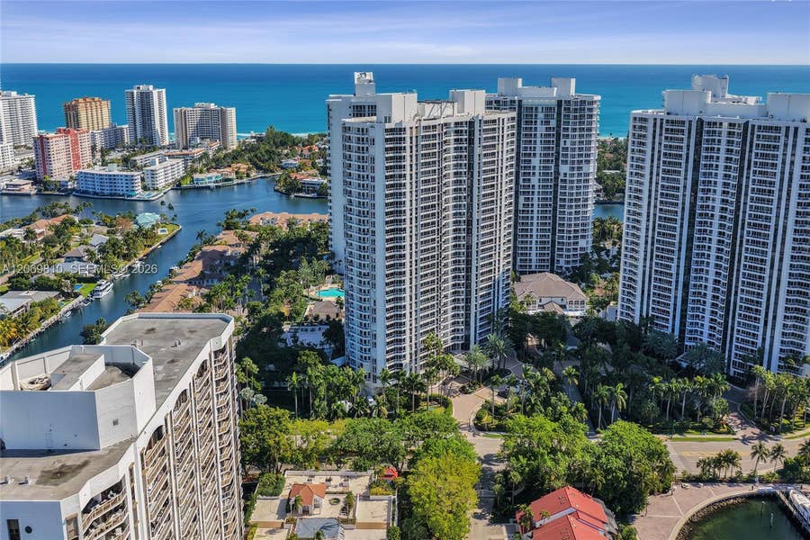 Property photo for 21205 Yacht Club Drive, #2310, Aventura, FL