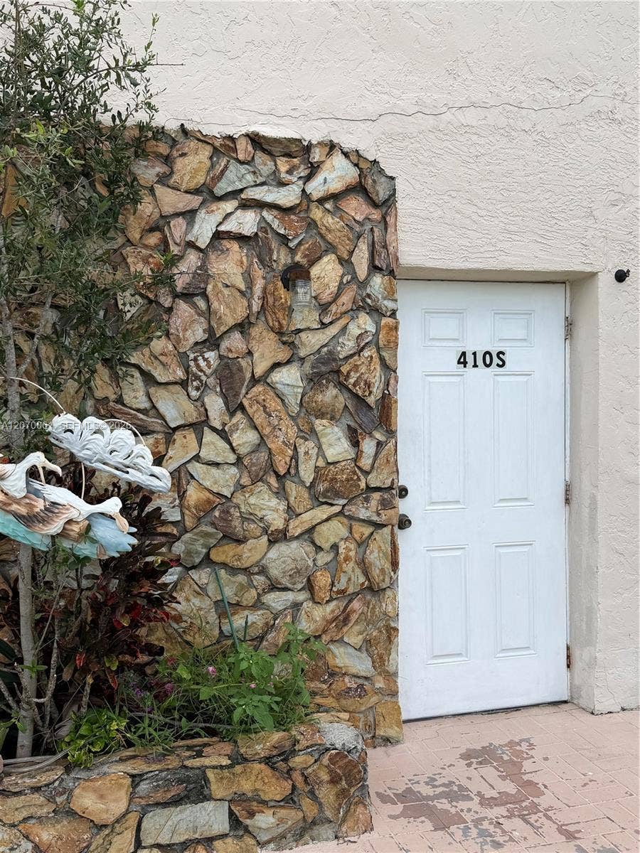 Property photo for 410 N 58th Avenue, #S, Hollywood, FL