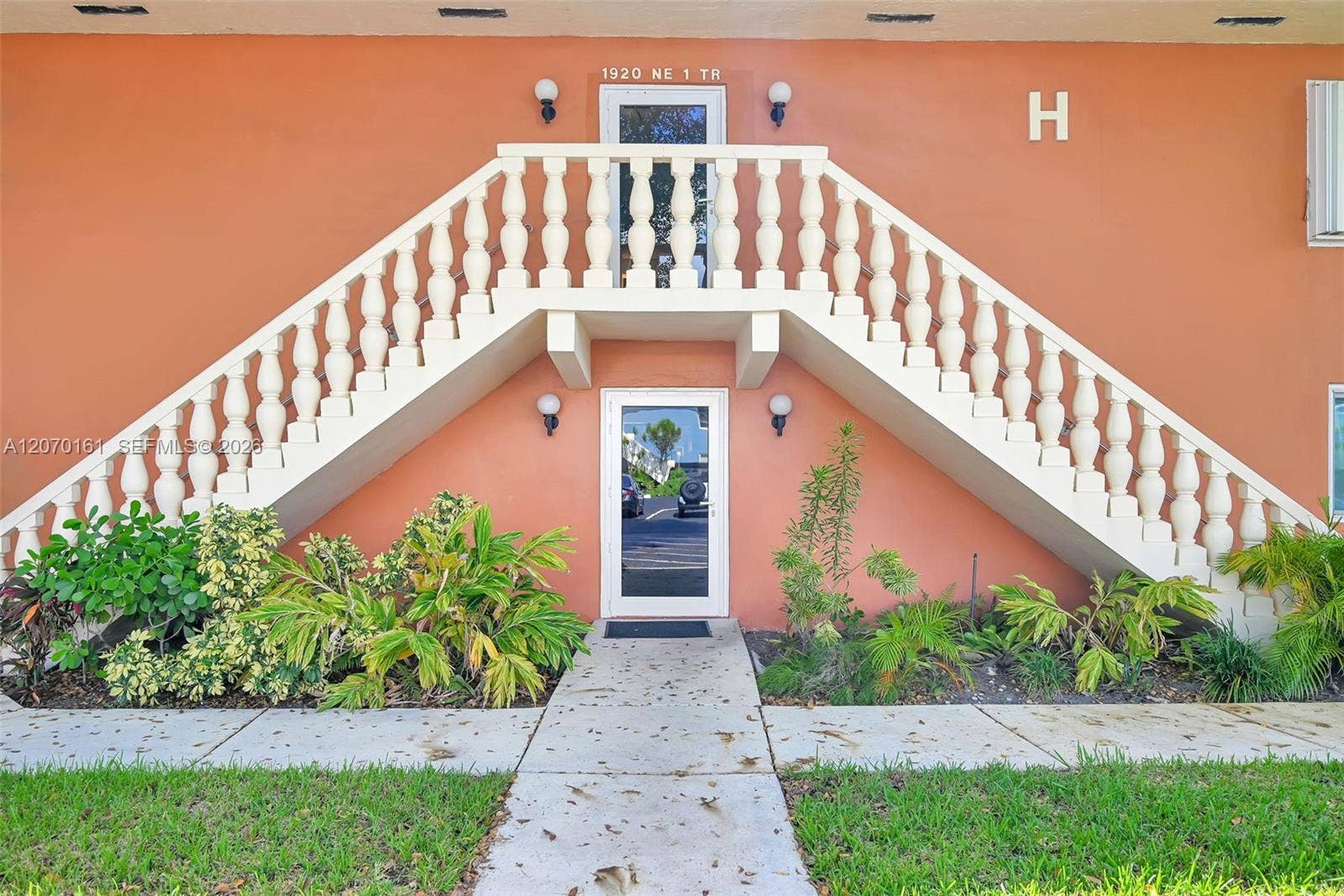 1920 NE 1st Terrace, #109H, Wilton Manors, FL 33305 Photo 1