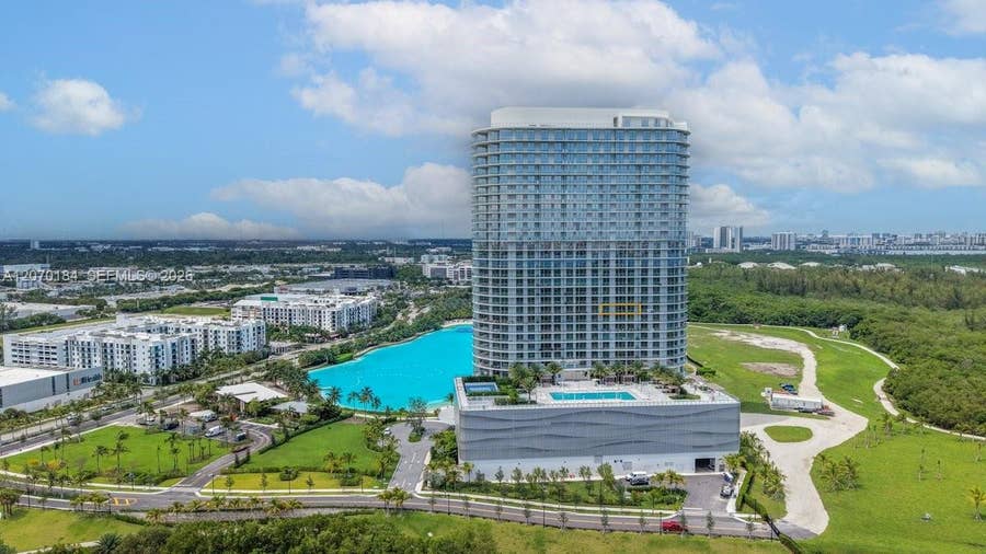 Property photo for 2411 Laguna Circle, #1402, Miami, FL