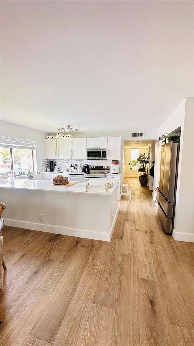 223 Lakeview Drive, #204, Weston, FL 33326 Photo 4