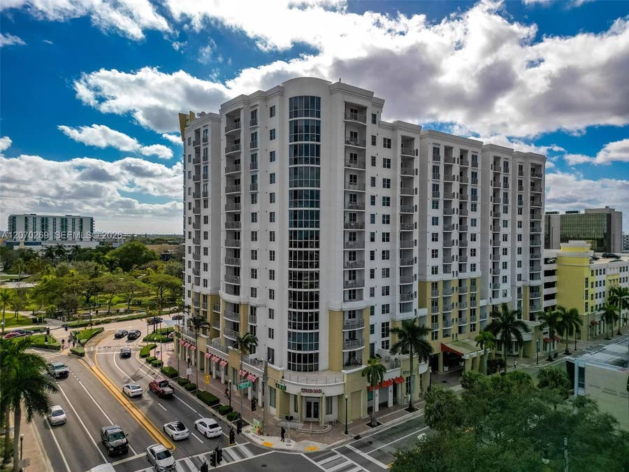 Property photo for 1830 Radius Drive, #903, Hollywood, FL