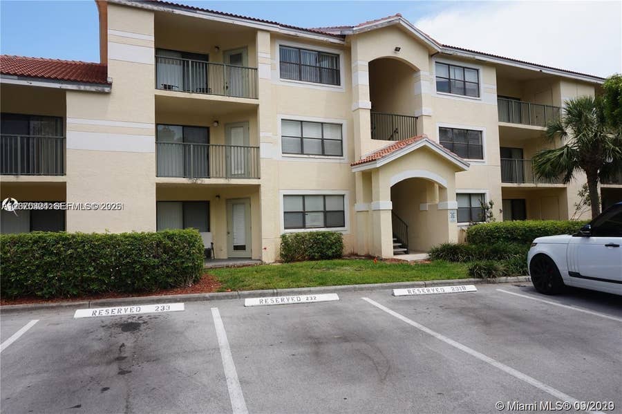 Property photo for 630 S Park Road, #27-3, Hollywood, FL