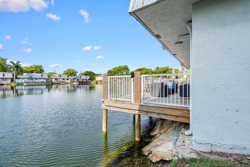 1370 NE 40th Drive, Oakland Park, FL 33334 Photo 31