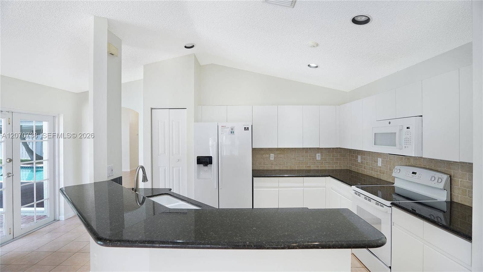 1064 Cedar Falls Drive, Weston, FL 33327 Photo 13