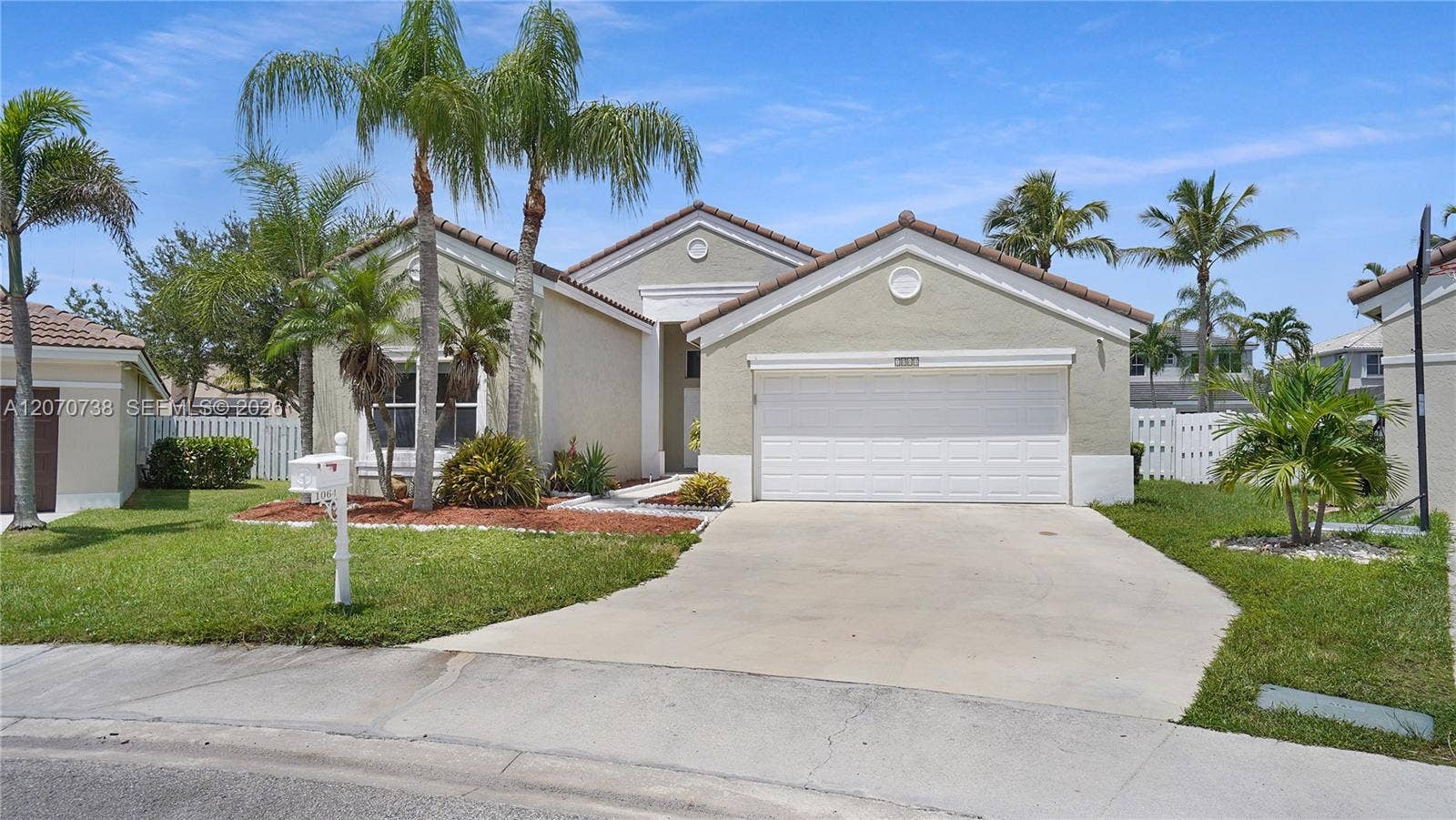1064 Cedar Falls Drive, Weston, FL 33327 Photo 4