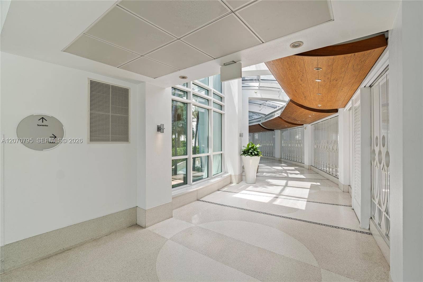 4401 Collins Avenue, #1915/1917, Miami Beach, FL 33140 Hotel hallway