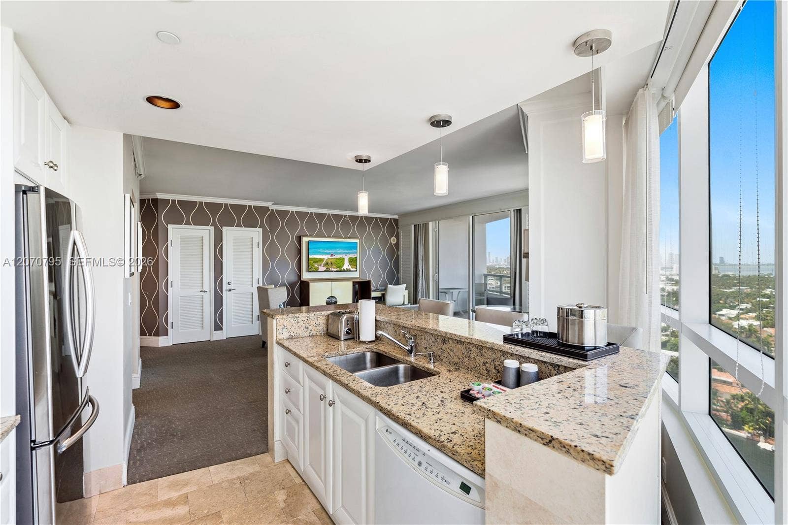 4401 Collins Avenue, #1915/1917, Miami Beach, FL 33140 1915