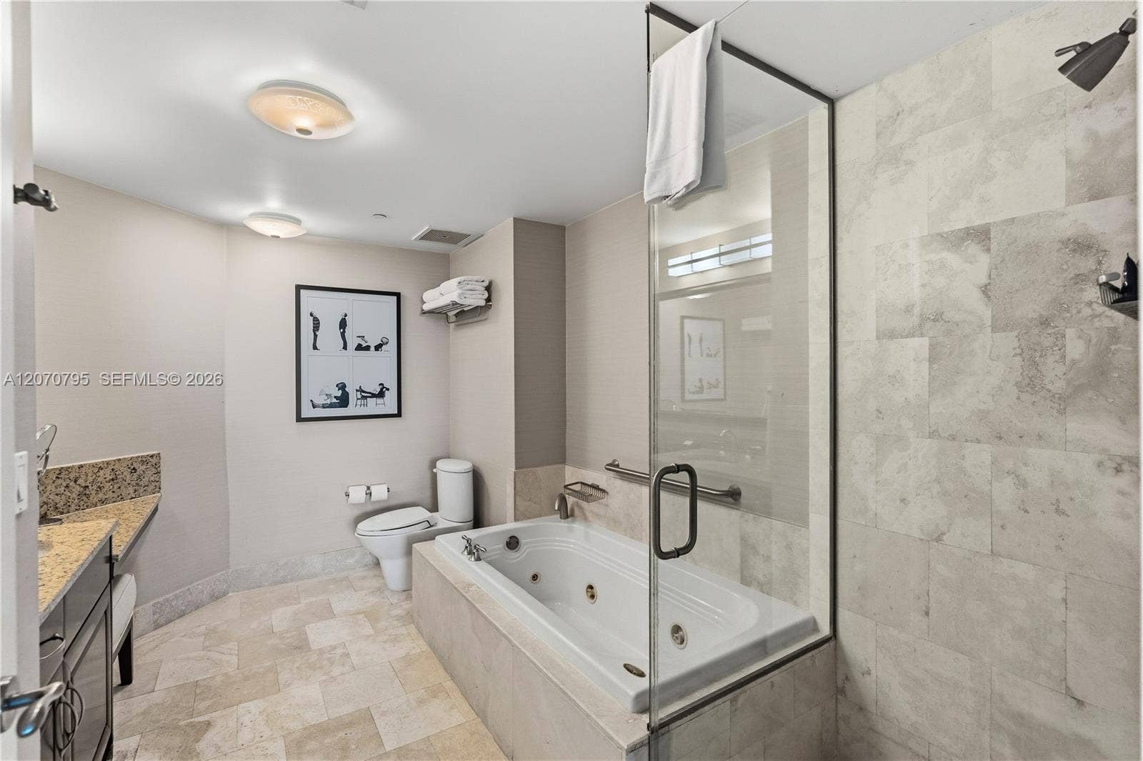 4401 Collins Avenue, #1915/1917, Miami Beach, FL 33140 3rd bathroom/Jr Suite 1917