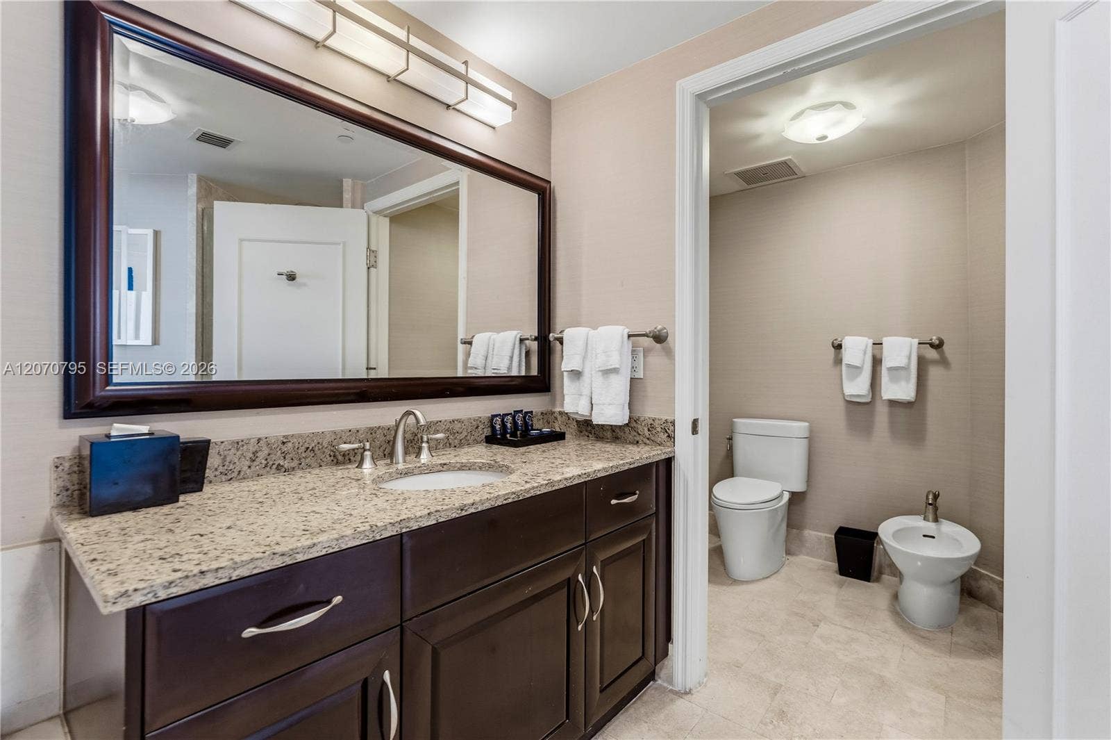 4401 Collins Avenue, #1915/1917, Miami Beach, FL 33140 1915