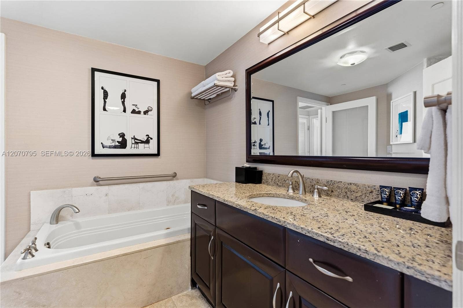4401 Collins Avenue, #1915/1917, Miami Beach, FL 33140 1915