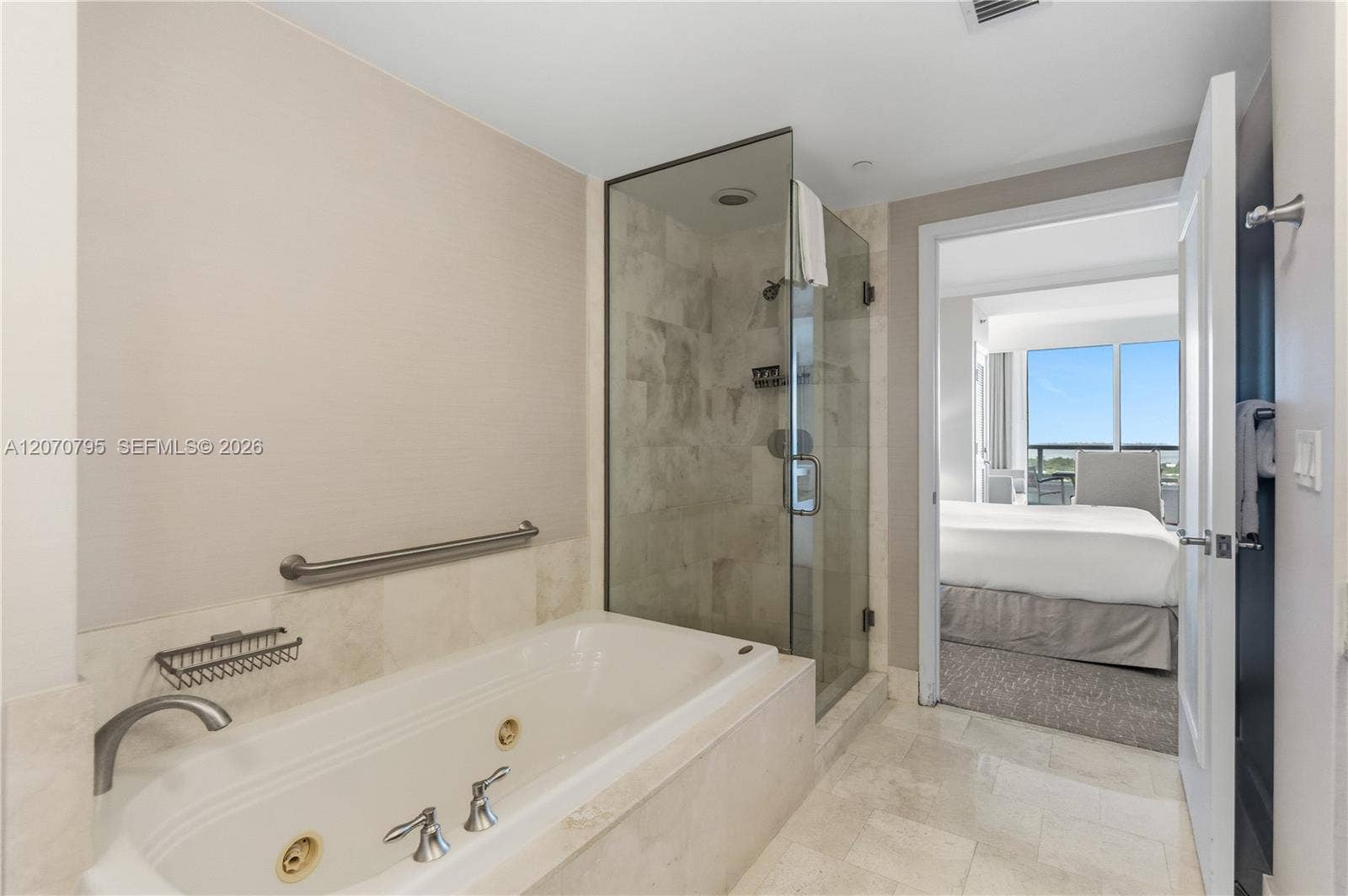 4401 Collins Avenue, #1915/1917, Miami Beach, FL 33140 3rd bathroom/Jr Suite 1917