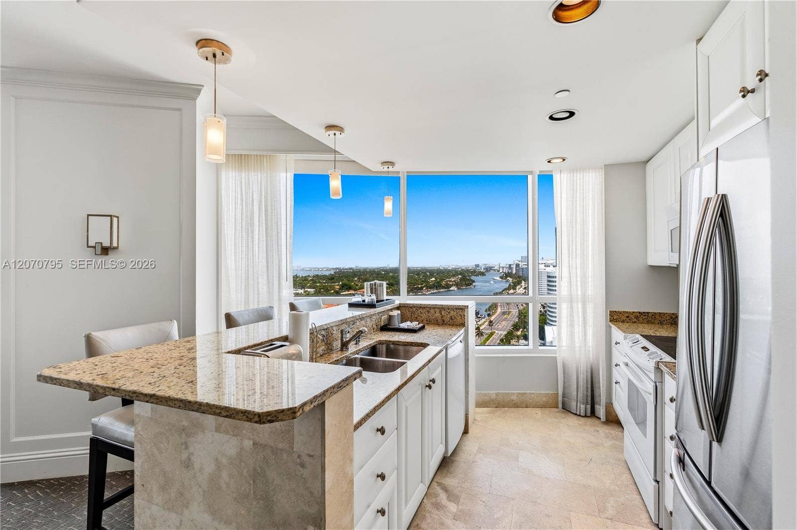 4401 Collins Avenue, #1915/1917, Miami Beach, FL 33140 1915