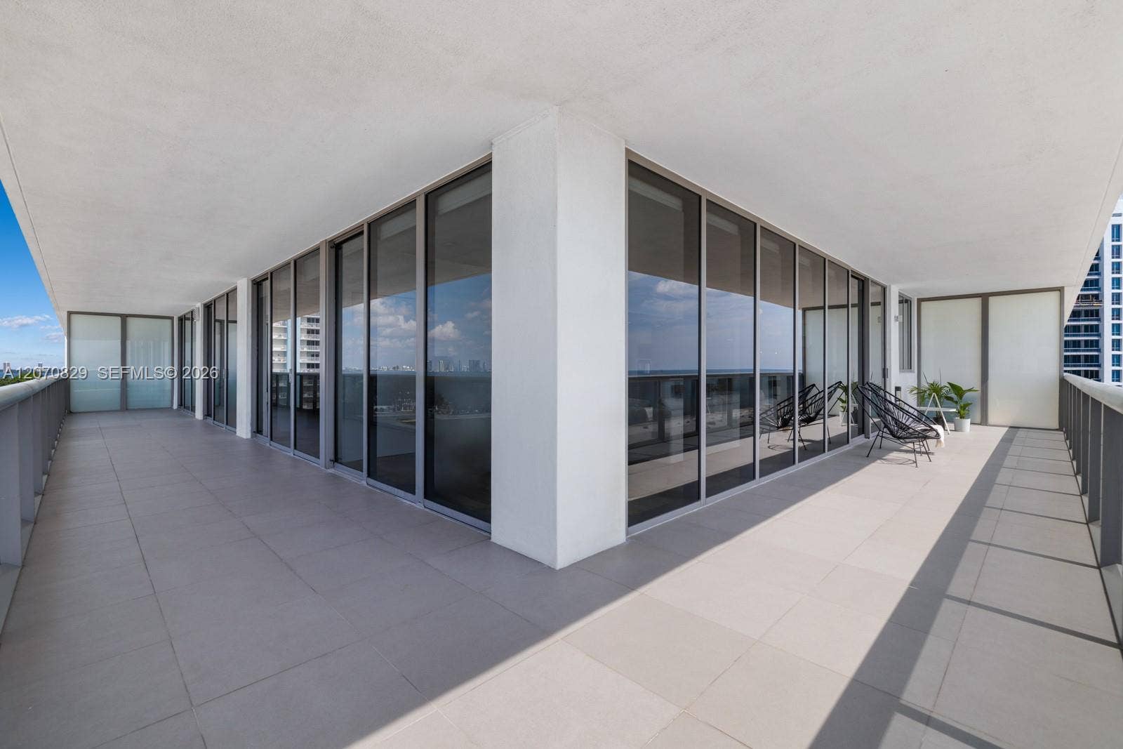 800 sf wrap around direct oceanfront