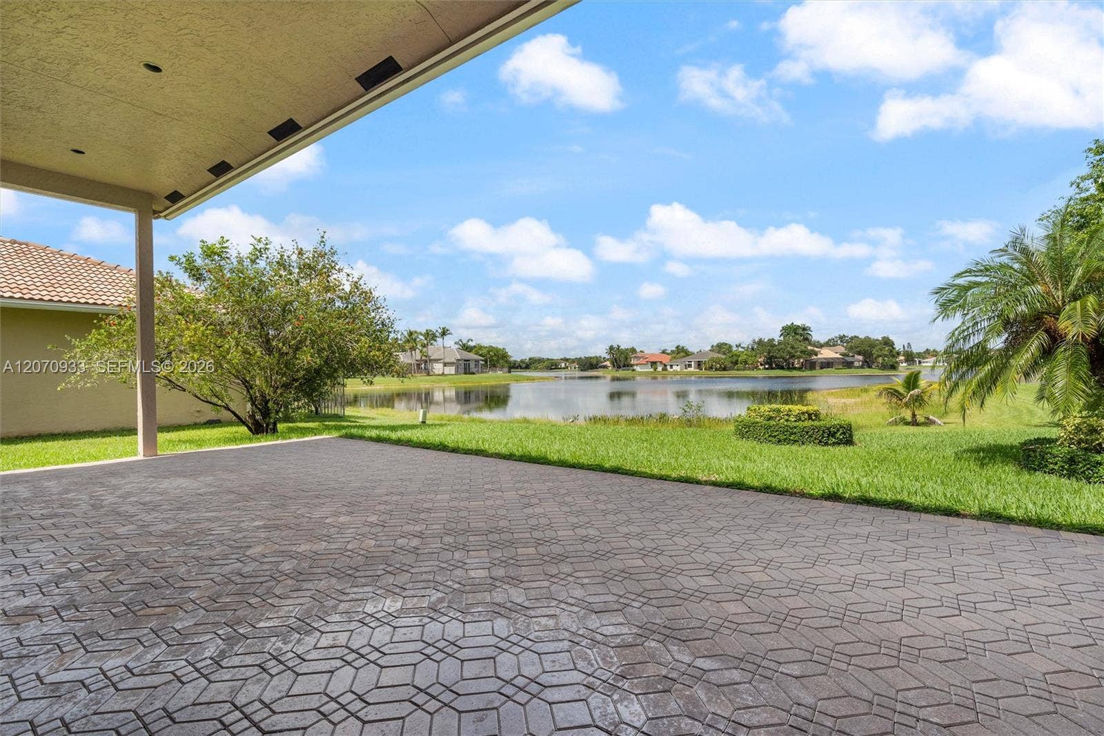 2733 Meadowood Drive, Weston, FL 33332 Photo 22