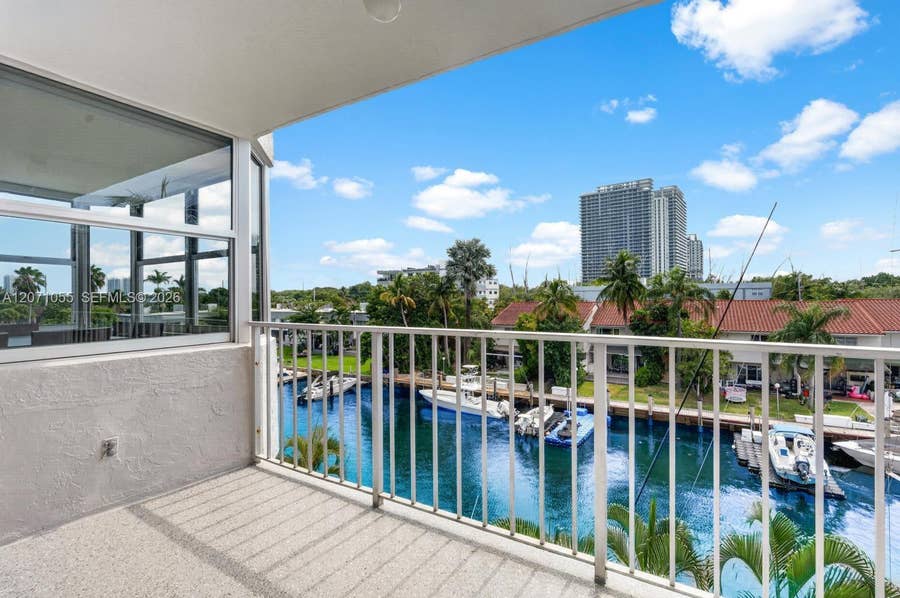 Property photo for 16565 NE 26th Avenue, #4E, North Miami Beach, FL