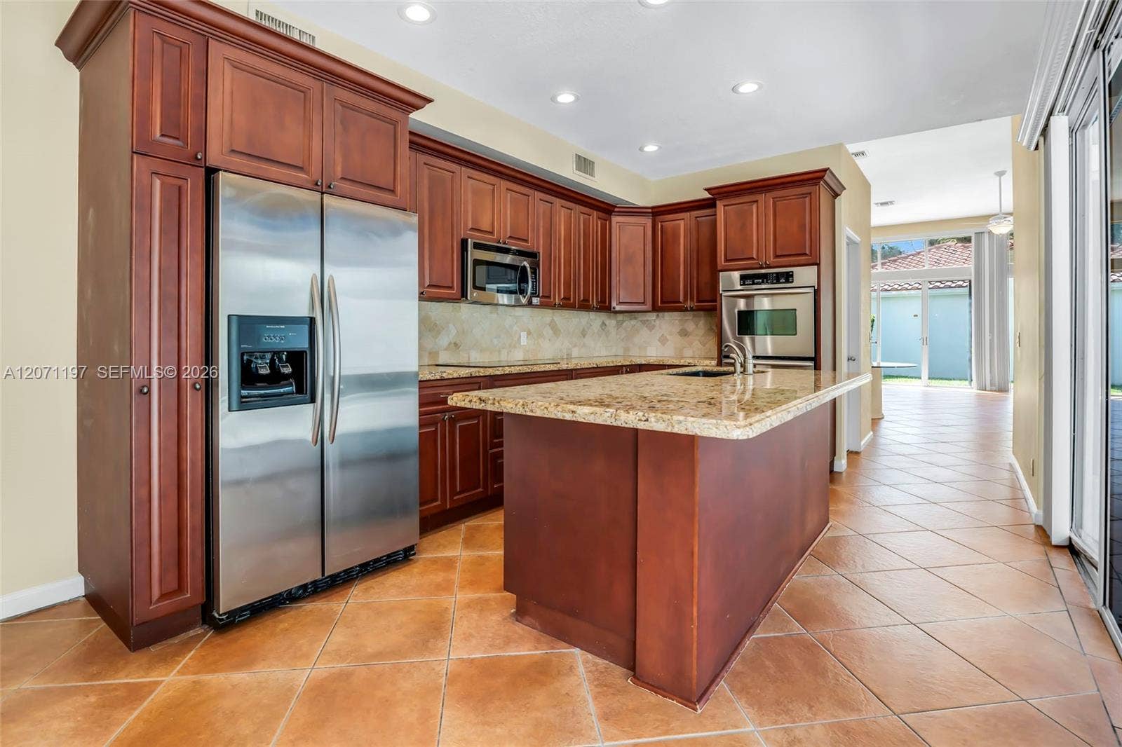 1051 Bel Aire Drive W, Pembroke Pines, FL 33027 Photo 9