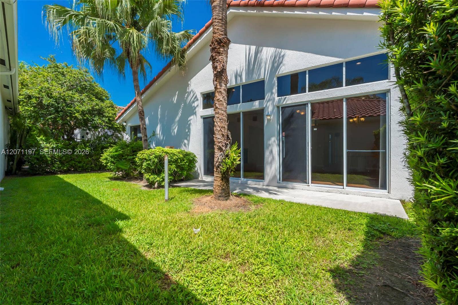 1051 Bel Aire Drive W, Pembroke Pines, FL 33027 Photo 26