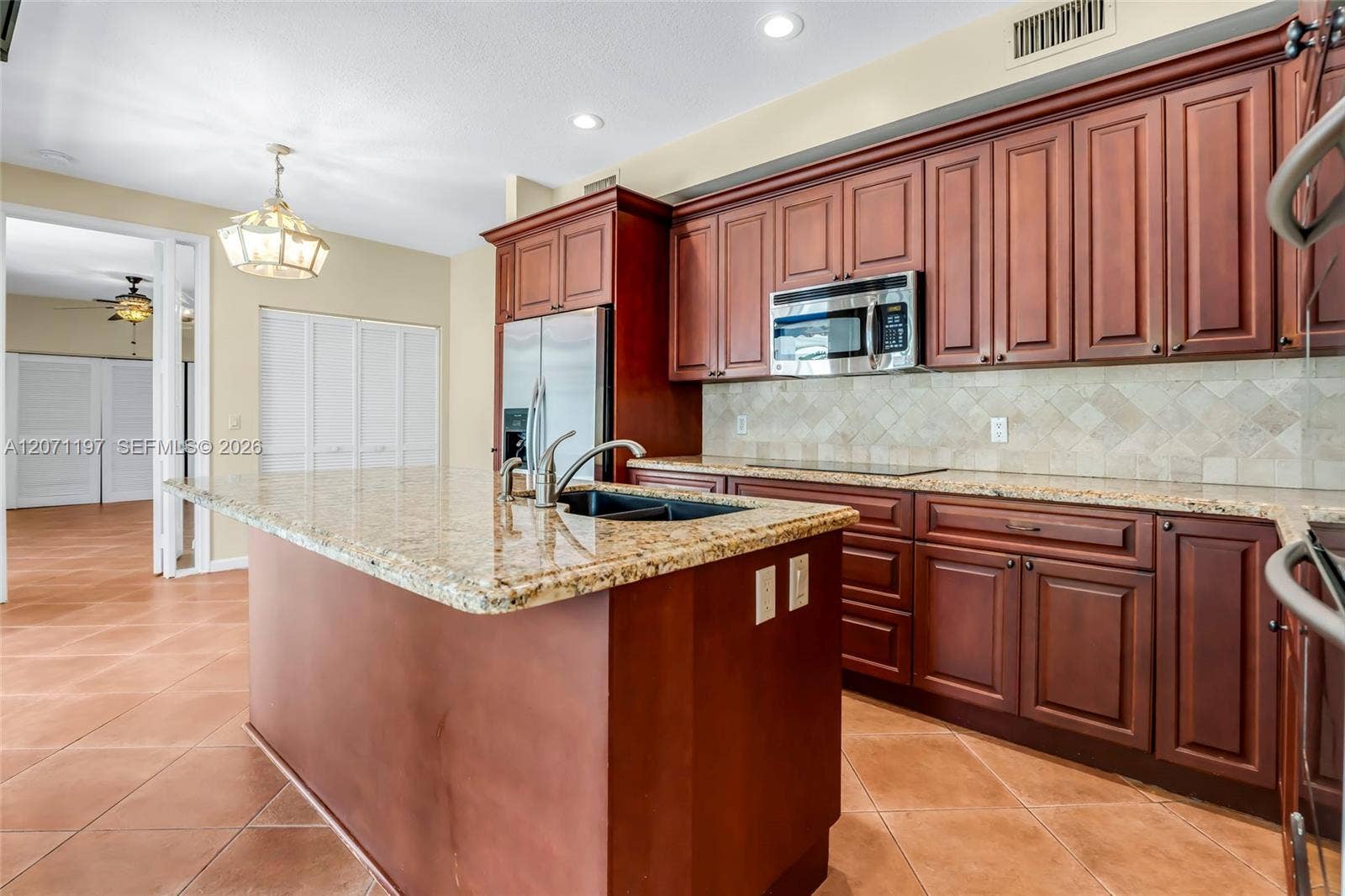 1051 Bel Aire Drive W, Pembroke Pines, FL 33027 Photo 12
