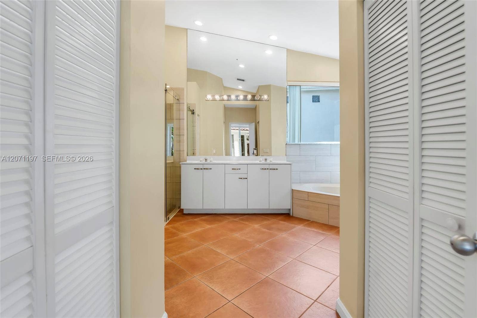 1051 Bel Aire Drive W, Pembroke Pines, FL 33027 Photo 20