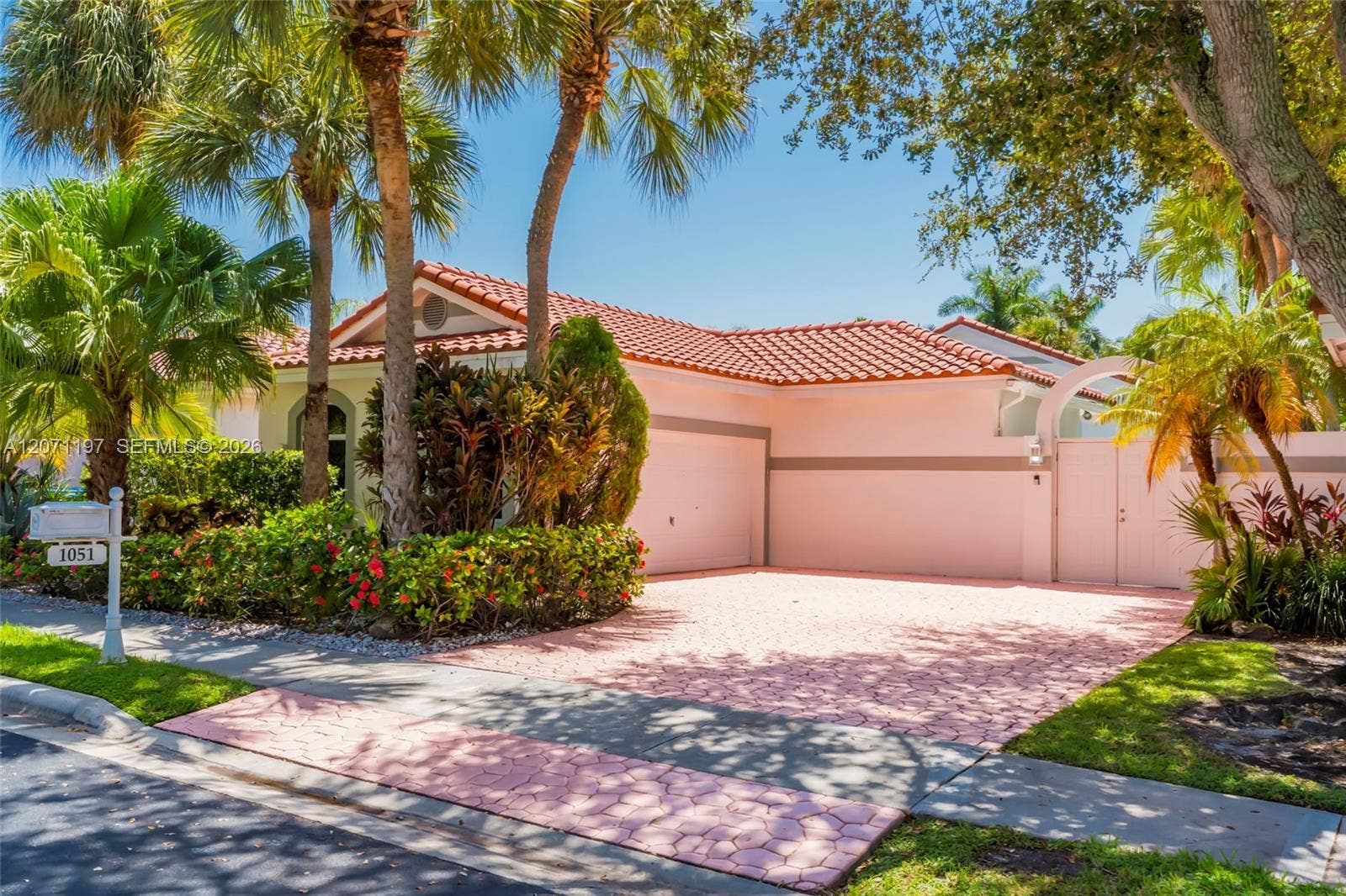 1051 Bel Aire Drive W, Pembroke Pines, FL 33027 Photo 39