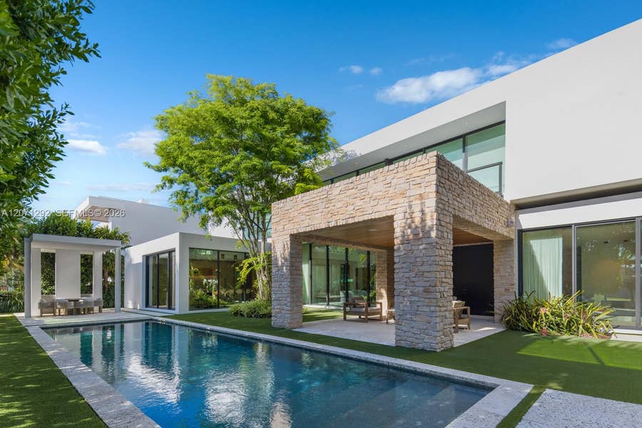 Property photo for 121 Nurmi Drive, Fort Lauderdale, FL