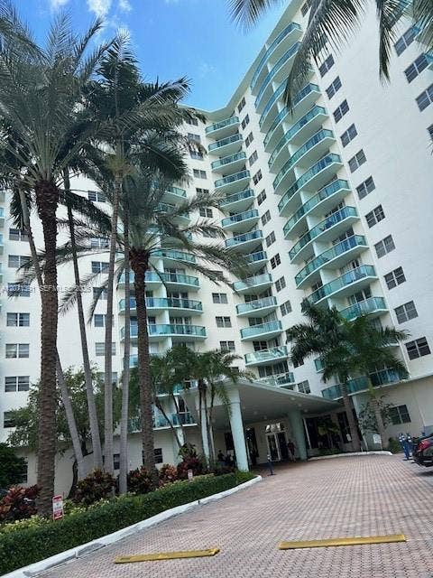 3801 S Ocean Drive, #2D, Hollywood, FL 33019 Photo 2