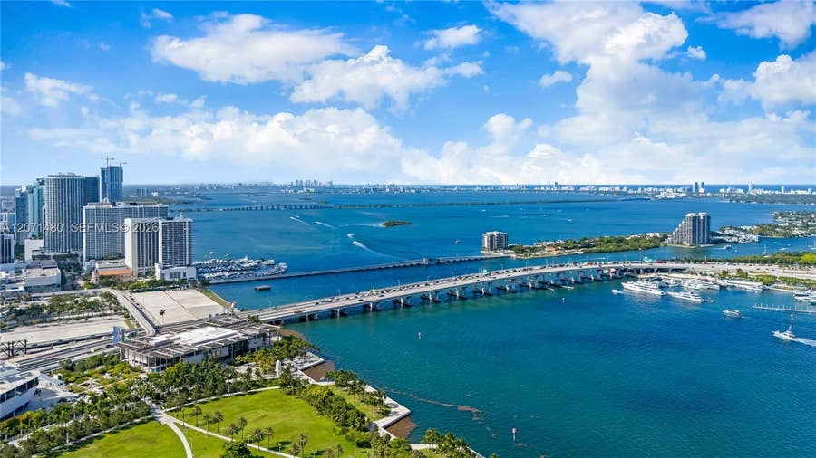 Property photo for 398 NE 5th Street, #2118, Miami, FL