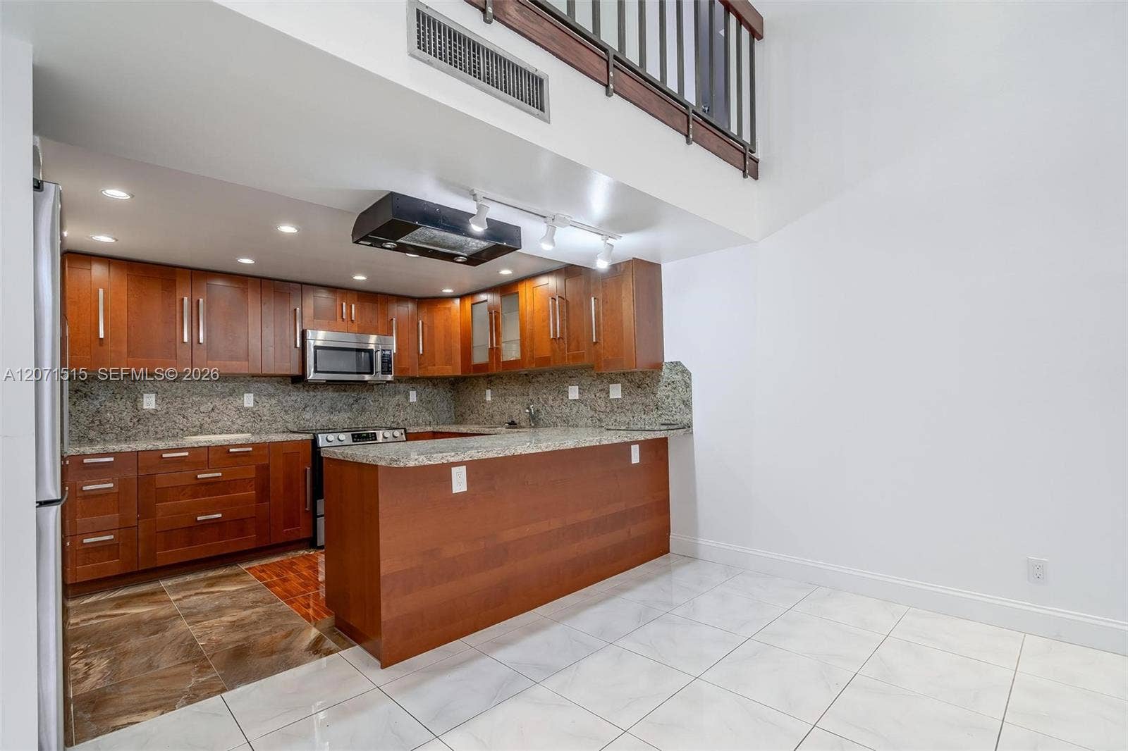20347 W Country Club Drive, #TH15, Aventura, FL 33180 Photo 2