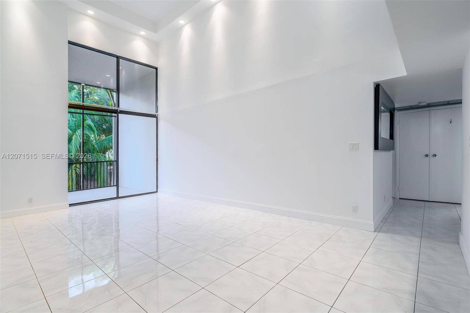 20347 W Country Club Drive, #TH15, Aventura, FL 33180 Photo 1