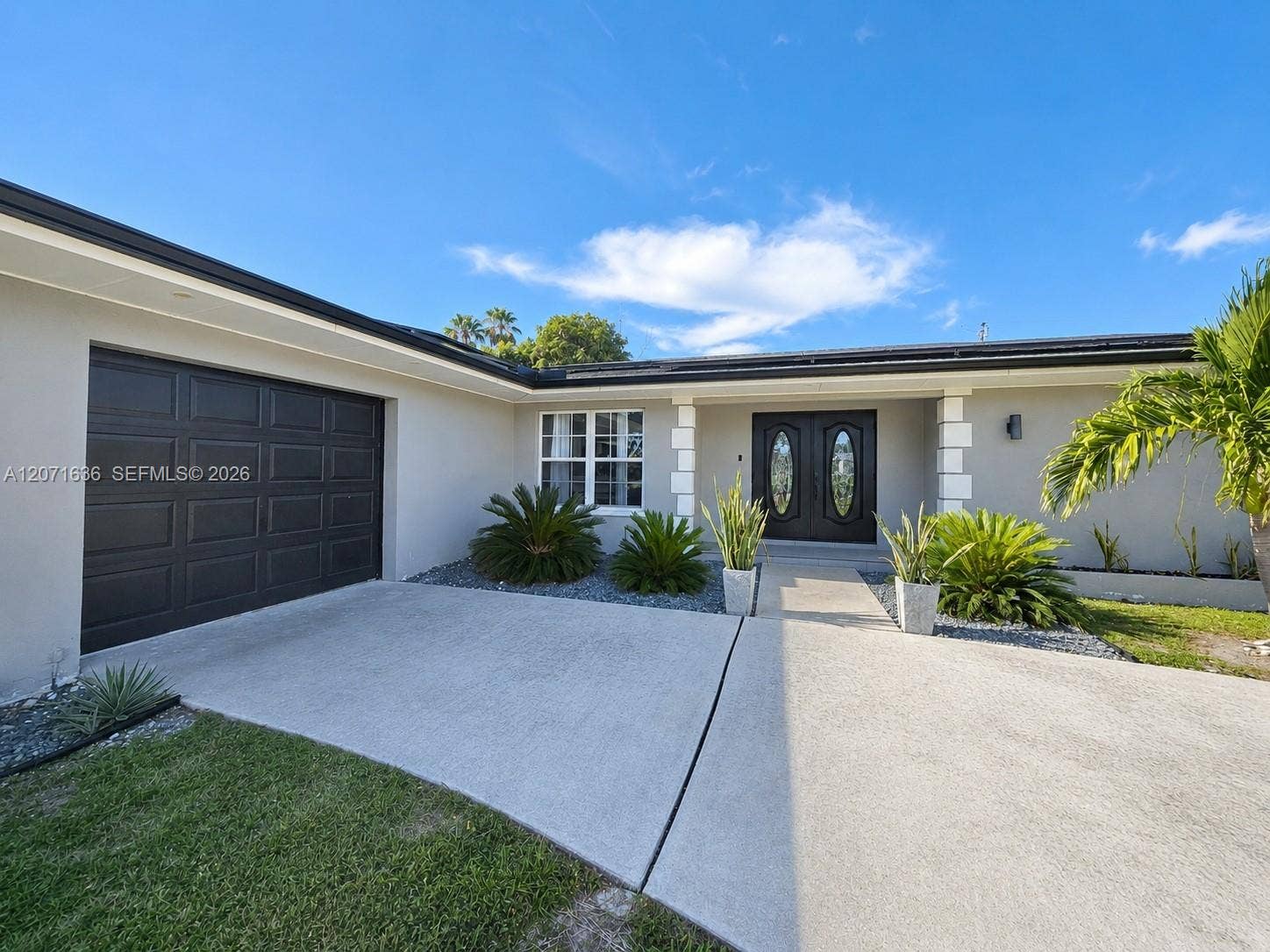 1419 Shelby Pwky, Cape Coral, FL 33904 Photo 2