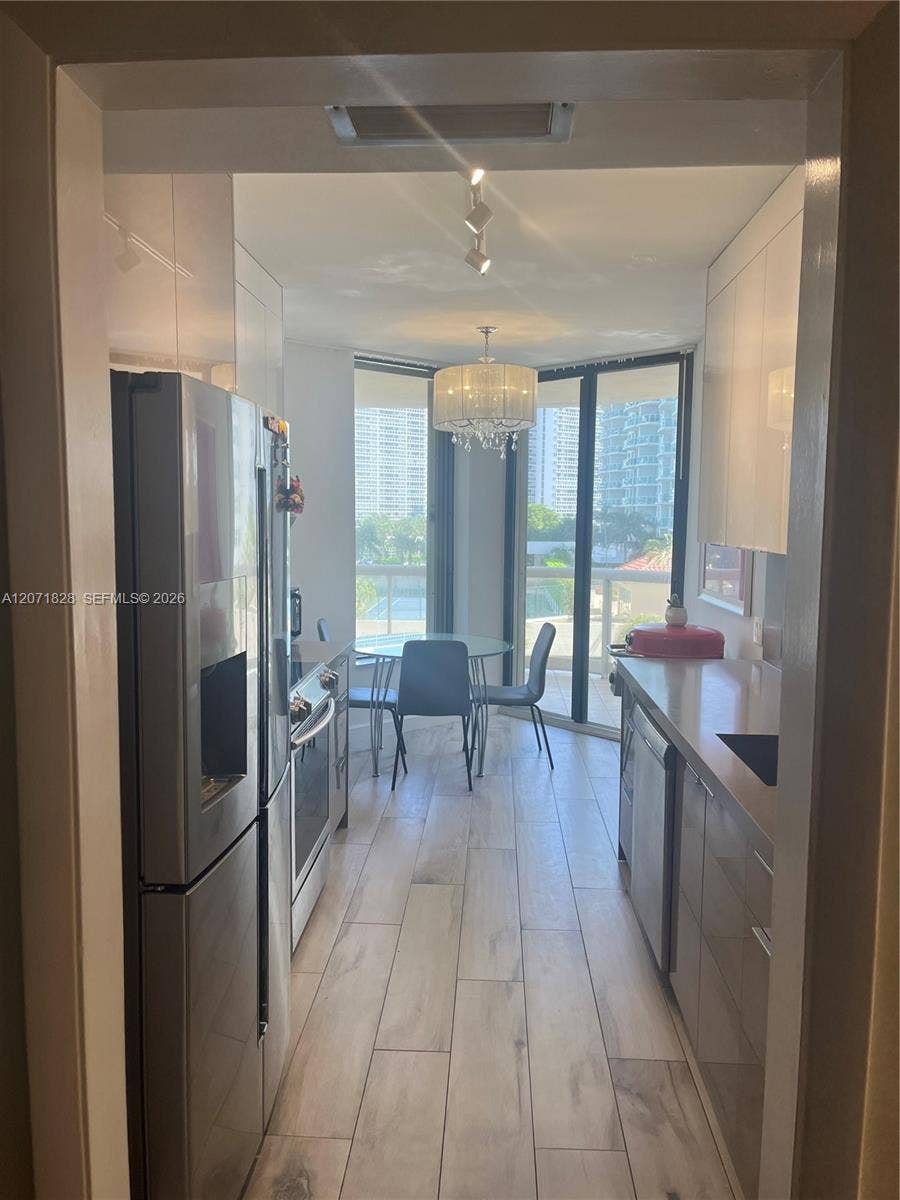 20191 E Country Club Drive, #503, Aventura, FL 33180 Photo 13