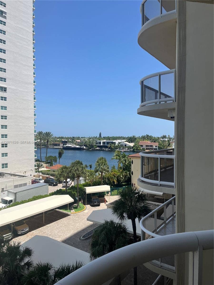 20191 E Country Club Drive, #503, Aventura, FL 33180 Photo 9