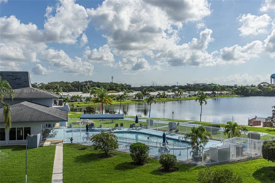 Property photo for 2223 Park Lane, #314, Hollywood, FL