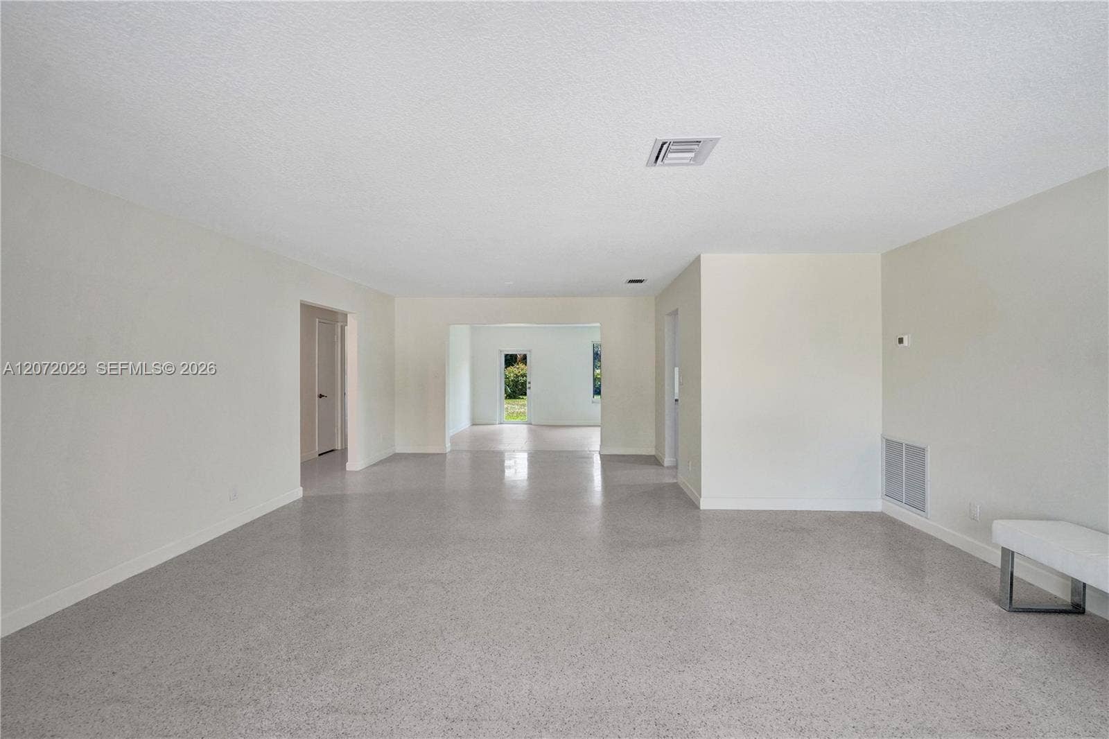 1524 NE 37th Street, Oakland Park, FL 33334 Photo 18