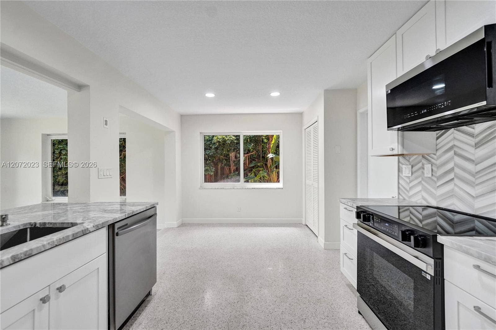 1524 NE 37th Street, Oakland Park, FL 33334 Photo 7