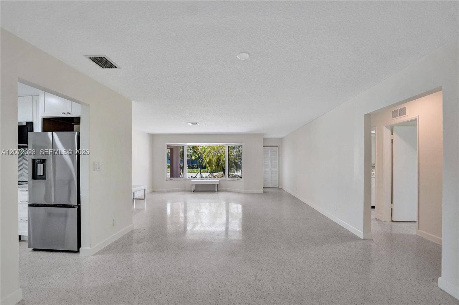 1524 NE 37th Street, Oakland Park, FL 33334 Photo 10
