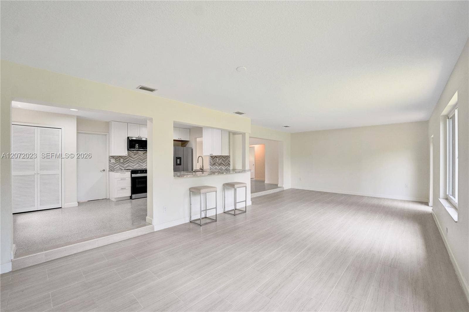 1524 NE 37th Street, Oakland Park, FL 33334 Photo 13