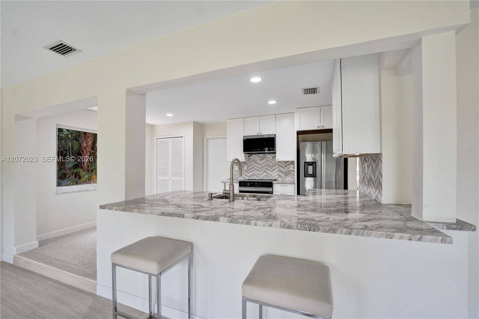 1524 NE 37th Street, Oakland Park, FL 33334 Photo 9